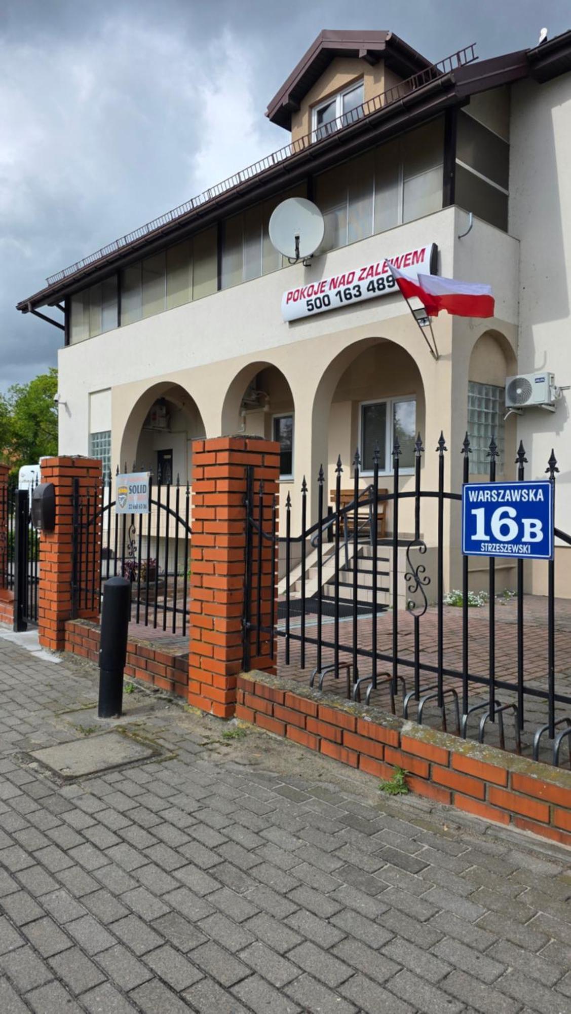 Hotel Nad Zalewem 500-163-489 Zegrze Poludniowe Zewnętrze zdjęcie