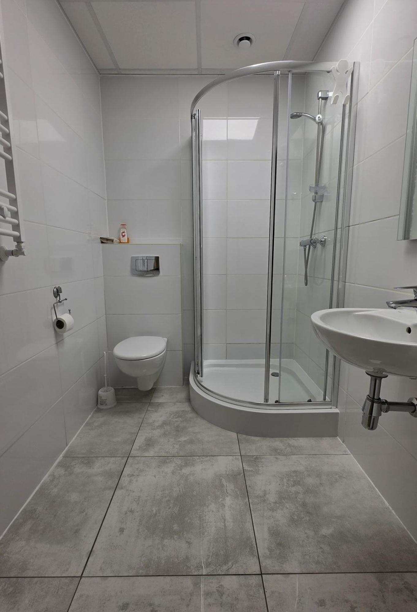 Hotel Nad Zalewem 500-163-489 Zegrze Poludniowe Zewnętrze zdjęcie